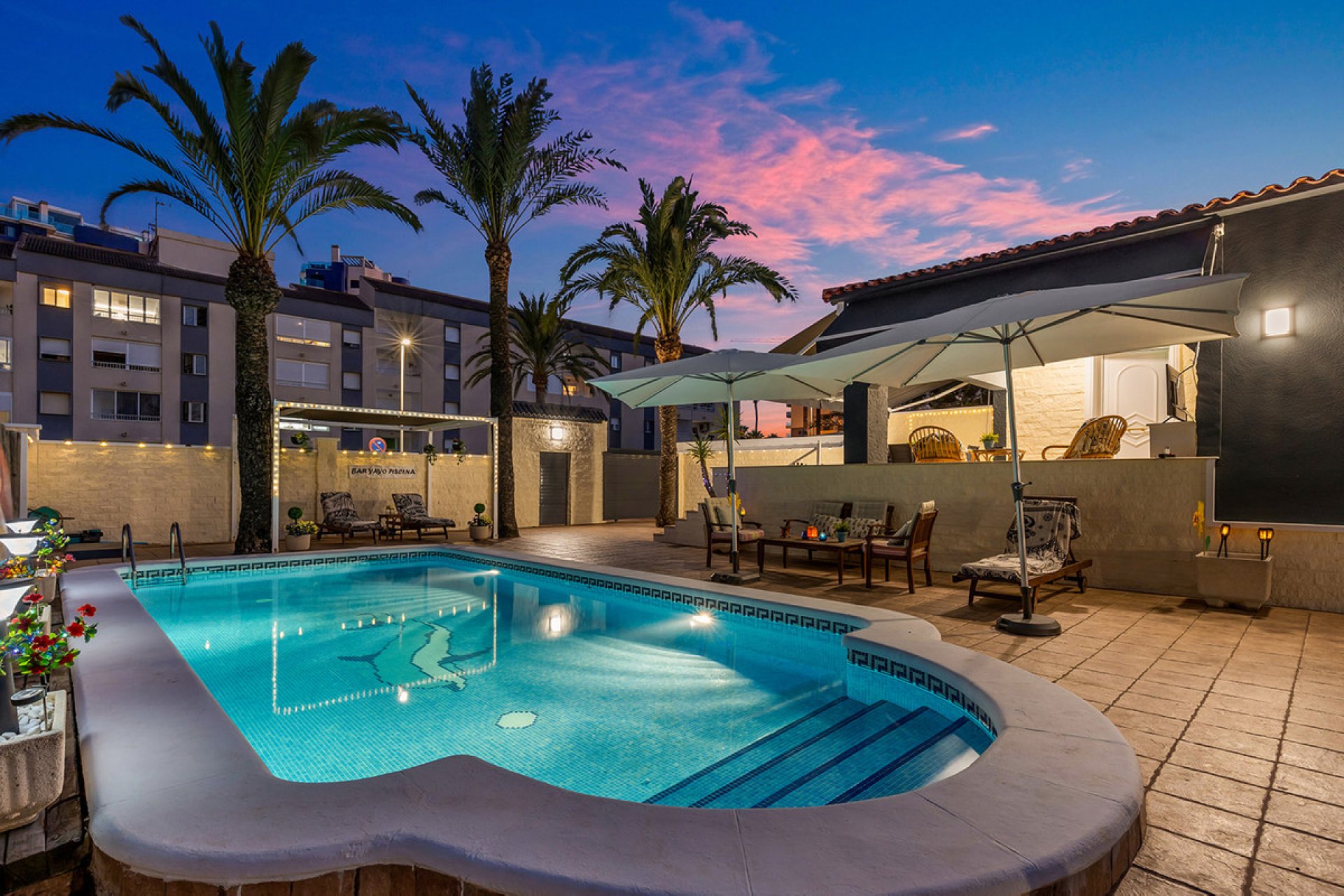 Használt ingatlanok - Villa -
Orihuela - Rocio del Mar