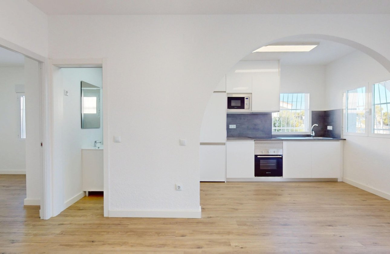 Használt ingatlanok - Villa -
Orihuela - Villamartin