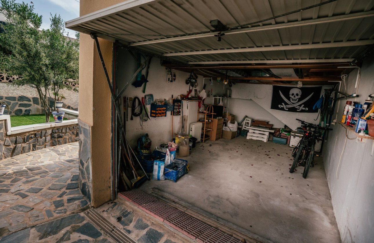 Használt ingatlanok - Villa -
Orihuela - Villamartin