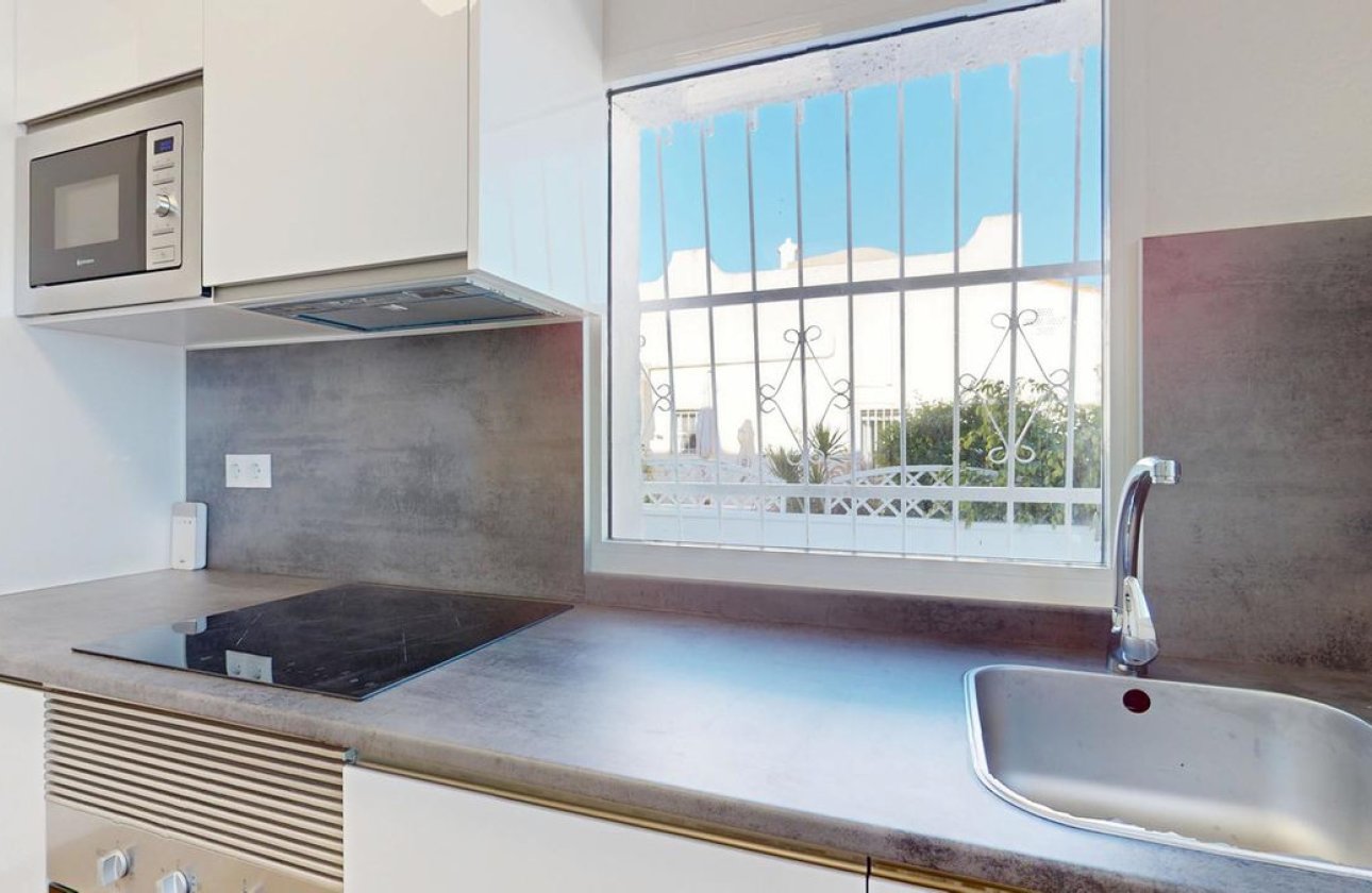 Használt ingatlanok - Villa -
Orihuela - Villamartin