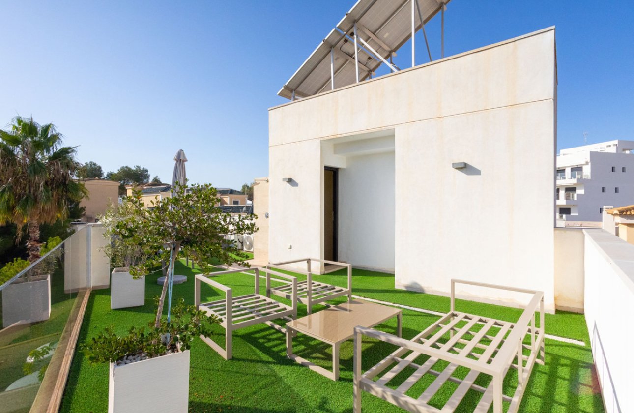 Használt ingatlanok - Villa -
Orihuela - Villamartin