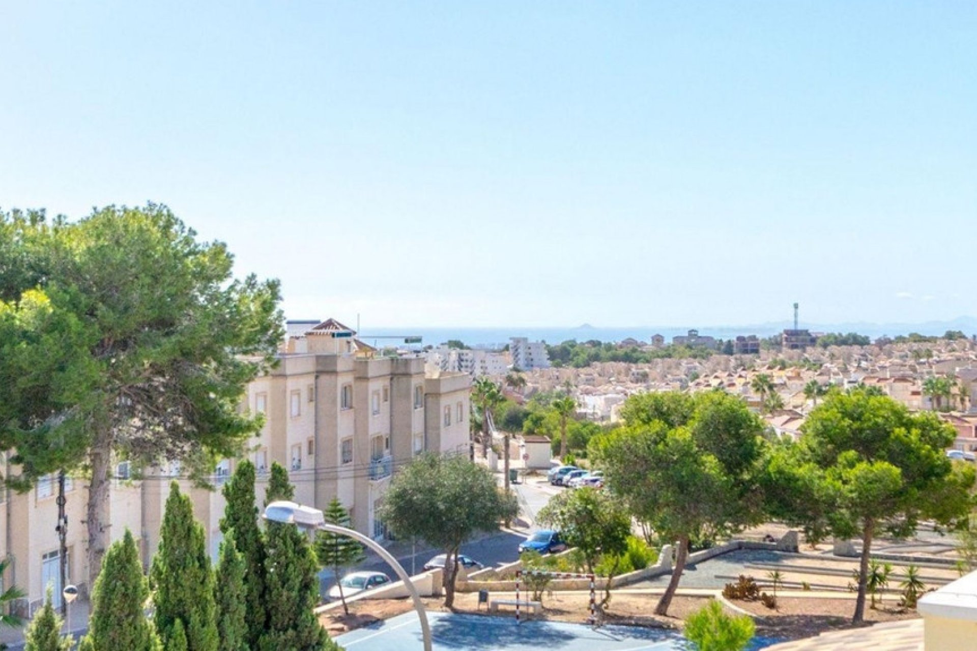 Használt ingatlanok - Villa -
Orihuela - Villamartin