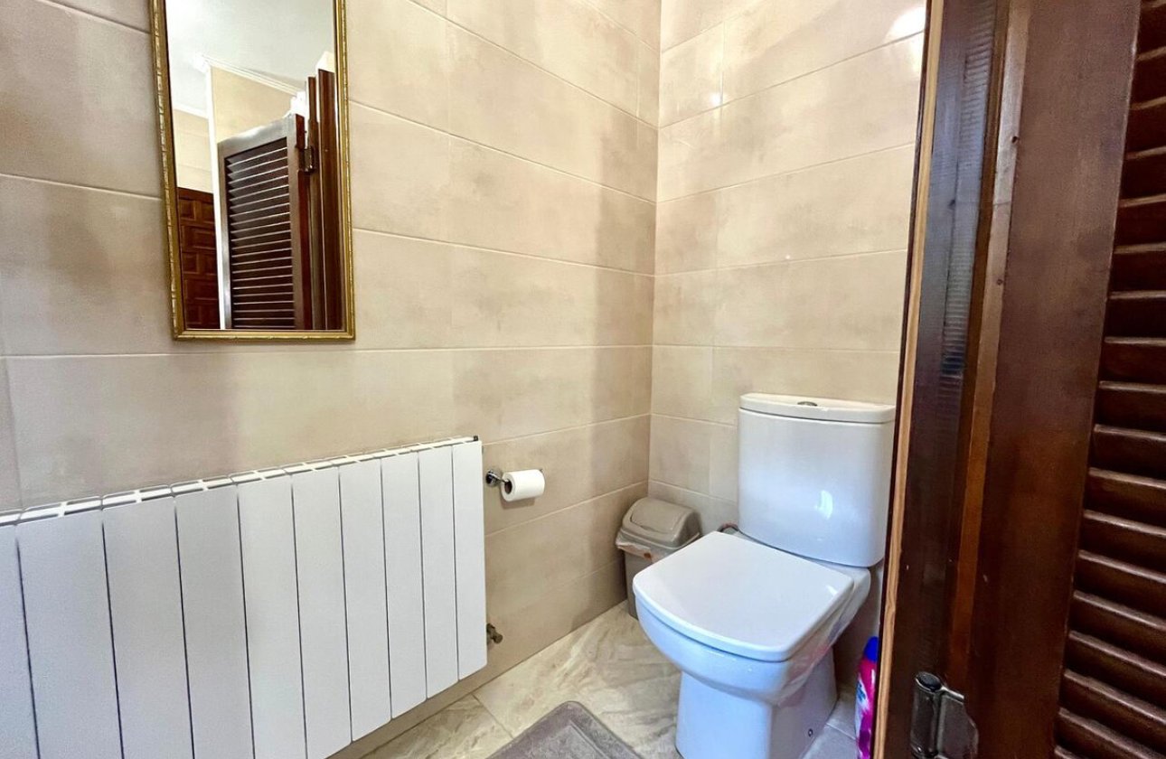 Használt ingatlanok - Villa -
Orihuela - Villamartin