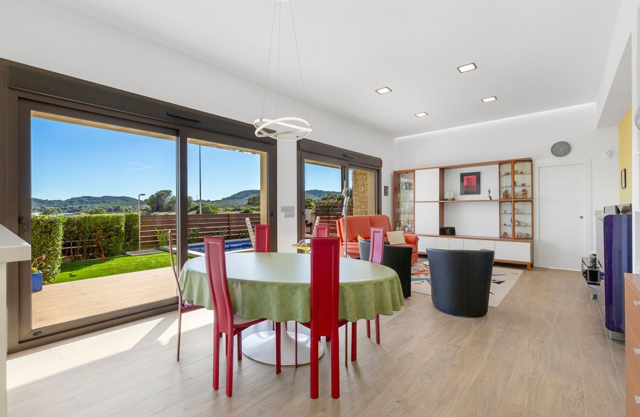 Használt ingatlanok - Villa -
Orihuela - Vistabella Golf