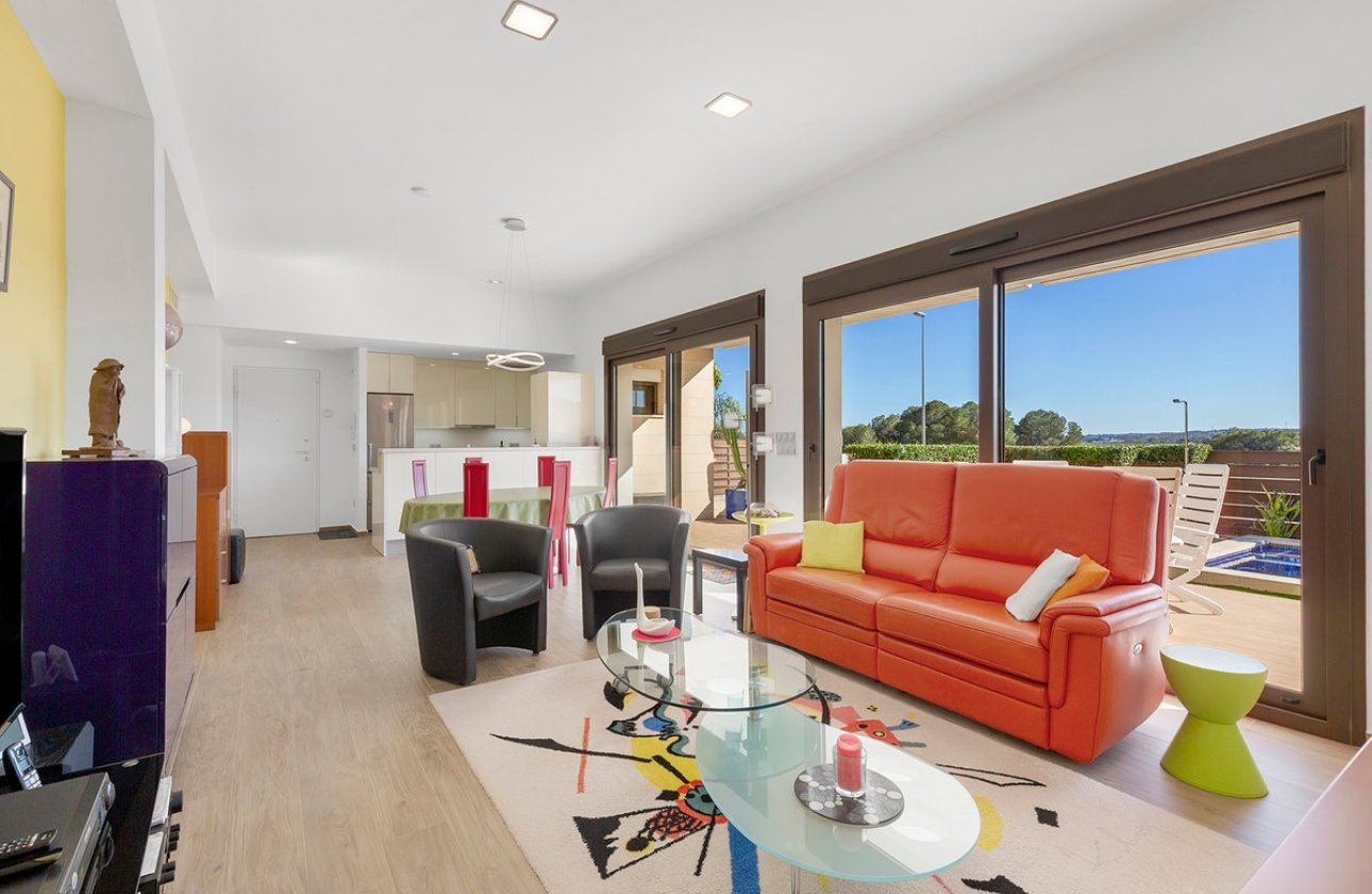 Használt ingatlanok - Villa -
Orihuela - Vistabella Golf