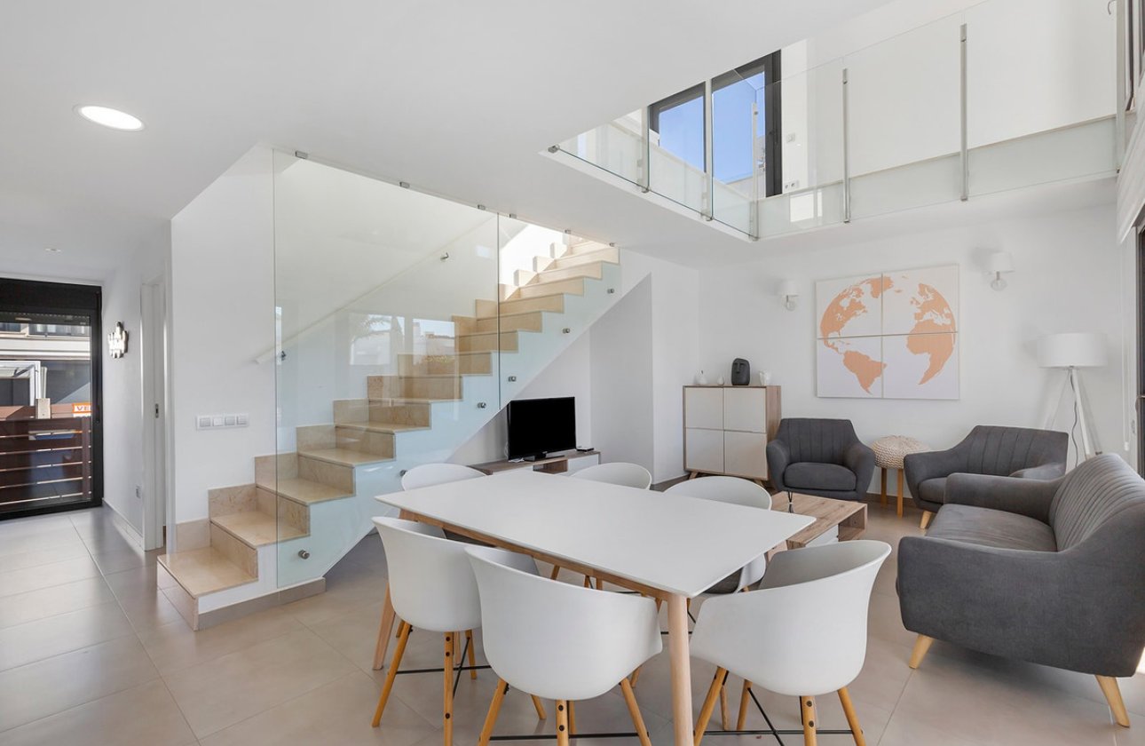 Használt ingatlanok - Villa -
Orihuela - Vistabella Golf