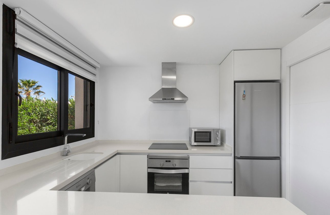 Használt ingatlanok - Villa -
Orihuela - Vistabella Golf