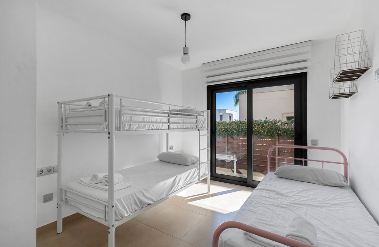 Használt ingatlanok - Villa -
Orihuela - Vistabella Golf