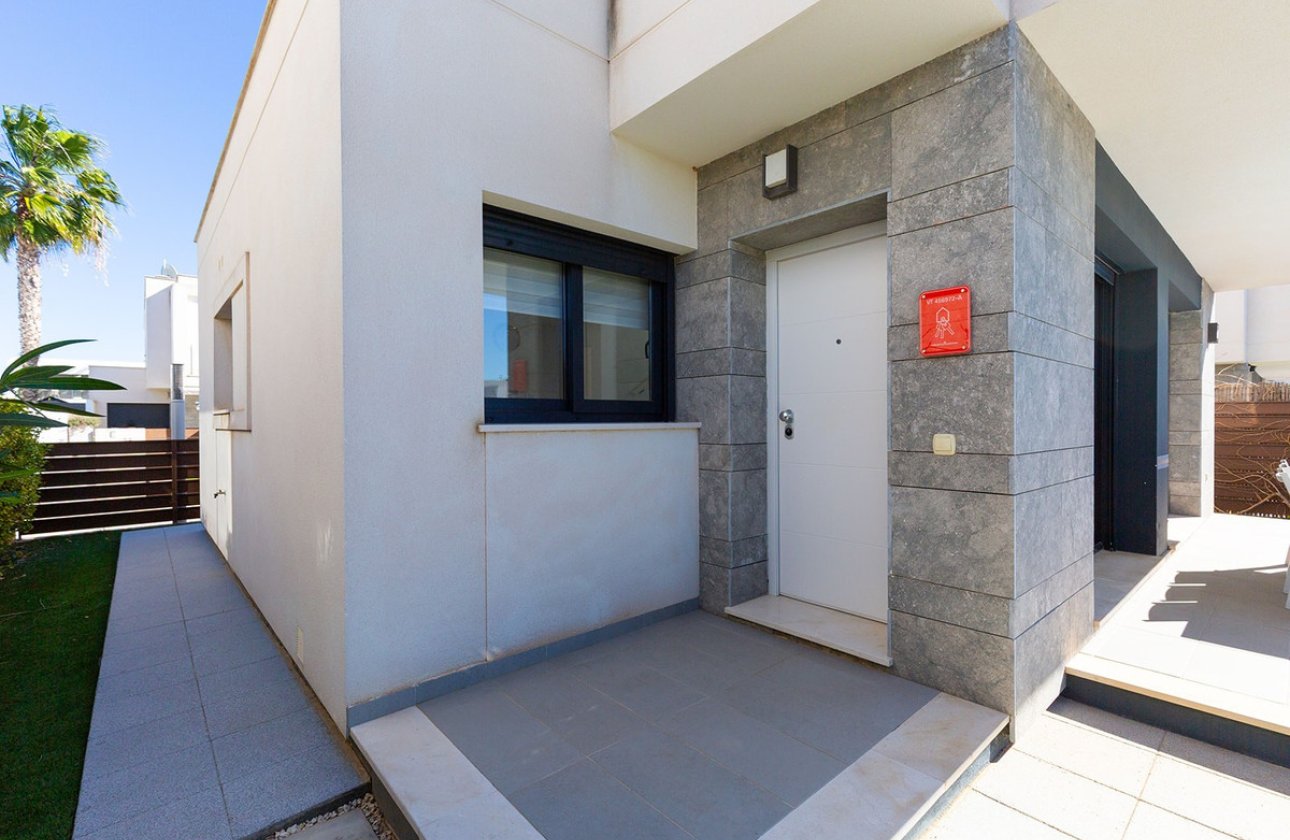 Használt ingatlanok - Villa -
Orihuela - Vistabella Golf