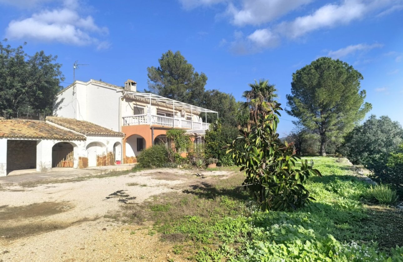 Használt ingatlanok - Villa -
Parcent