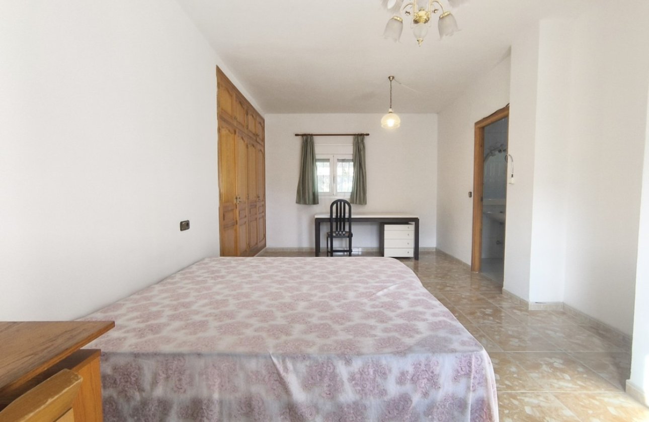 Használt ingatlanok - Villa -
Parcent