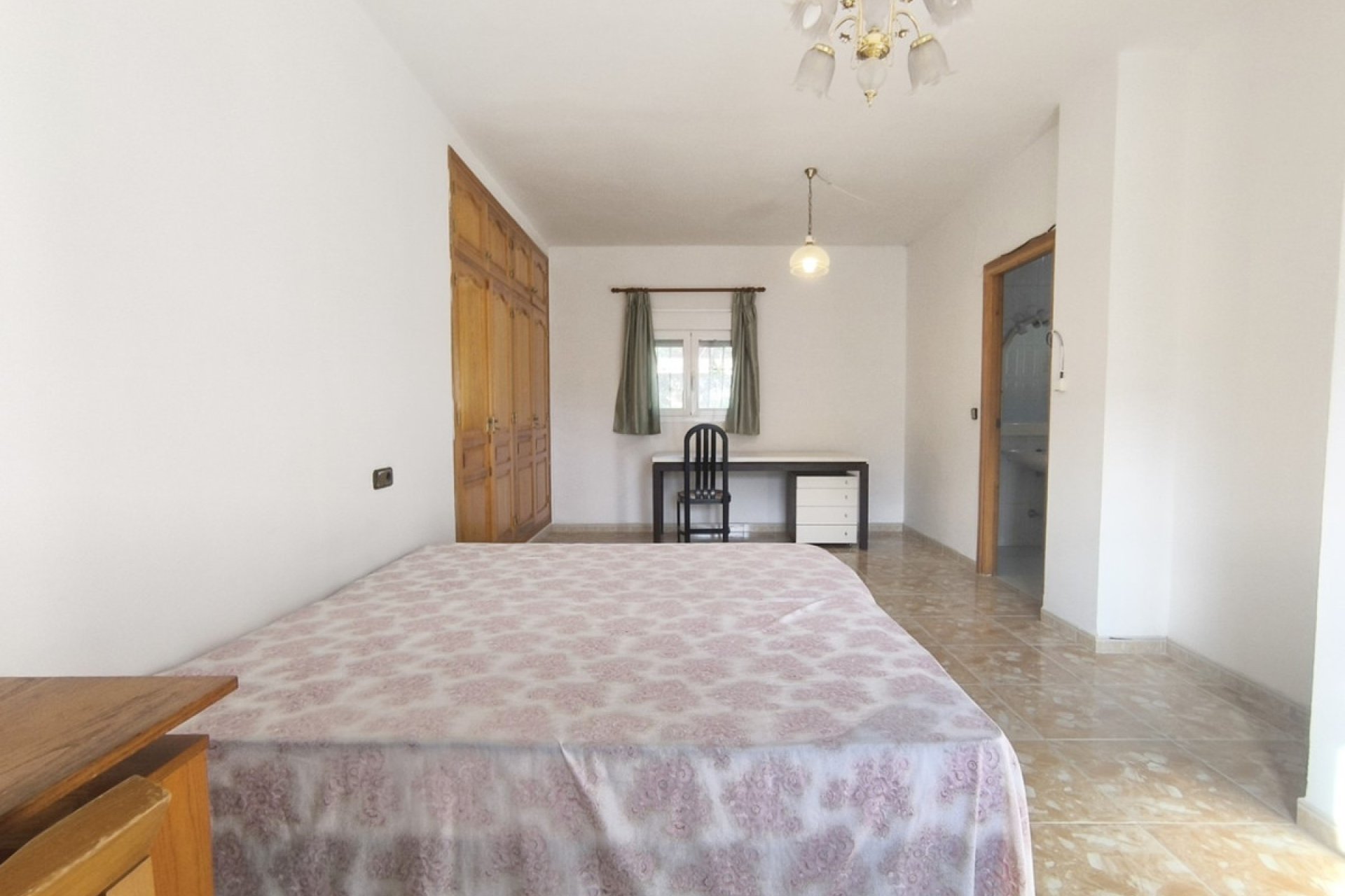 Használt ingatlanok - Villa -
Parcent