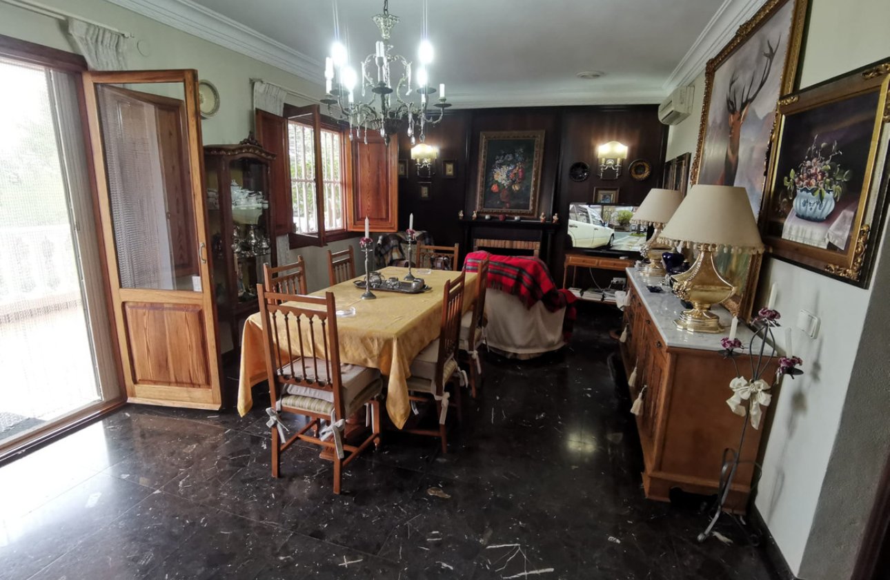 Használt ingatlanok - Villa -
Pedreguer - Pedreguer Centro