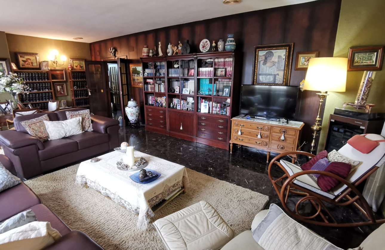 Használt ingatlanok - Villa -
Pedreguer - Pedreguer Centro