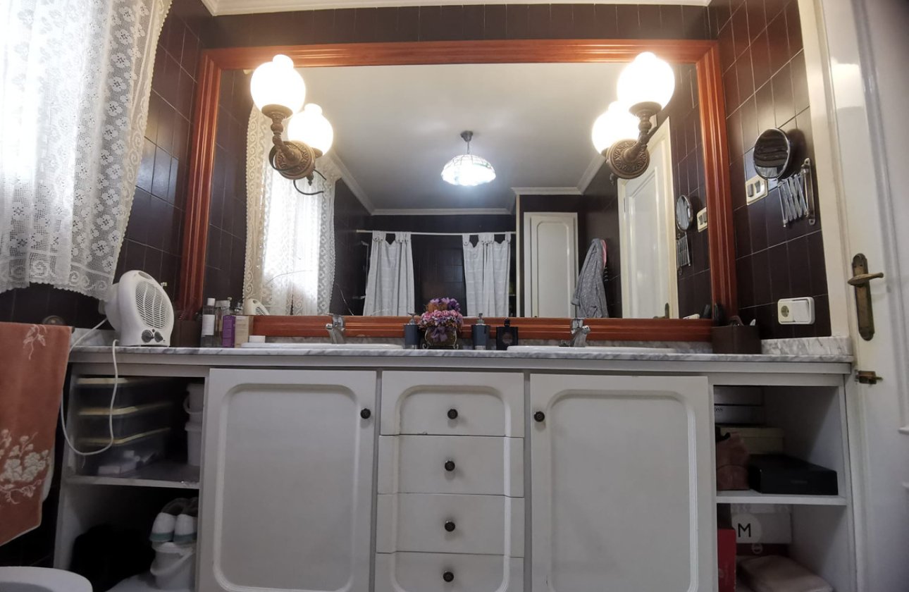 Használt ingatlanok - Villa -
Pedreguer - Pedreguer Centro