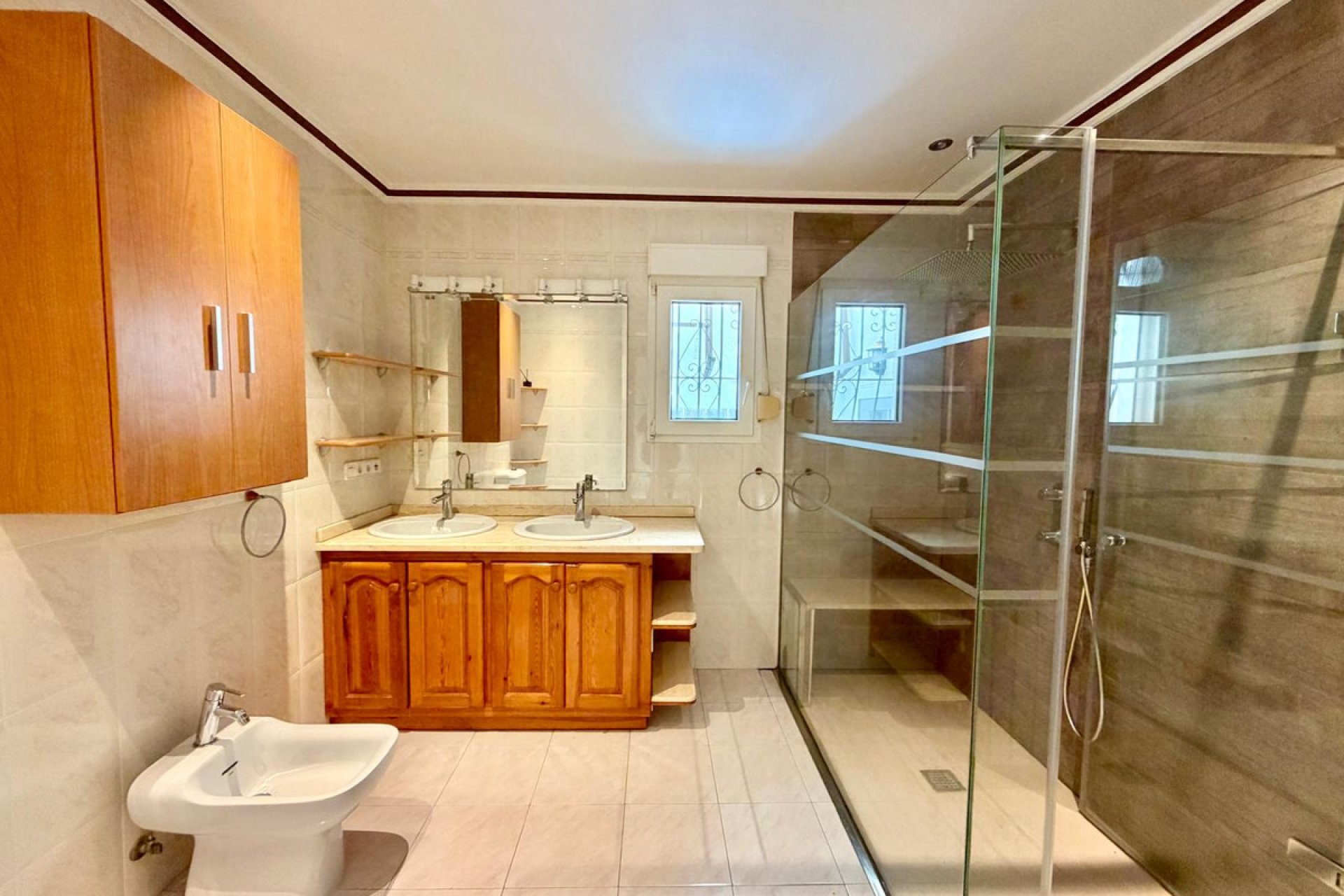 Használt ingatlanok - Villa -
Pedreguer - Pedreguer Centro