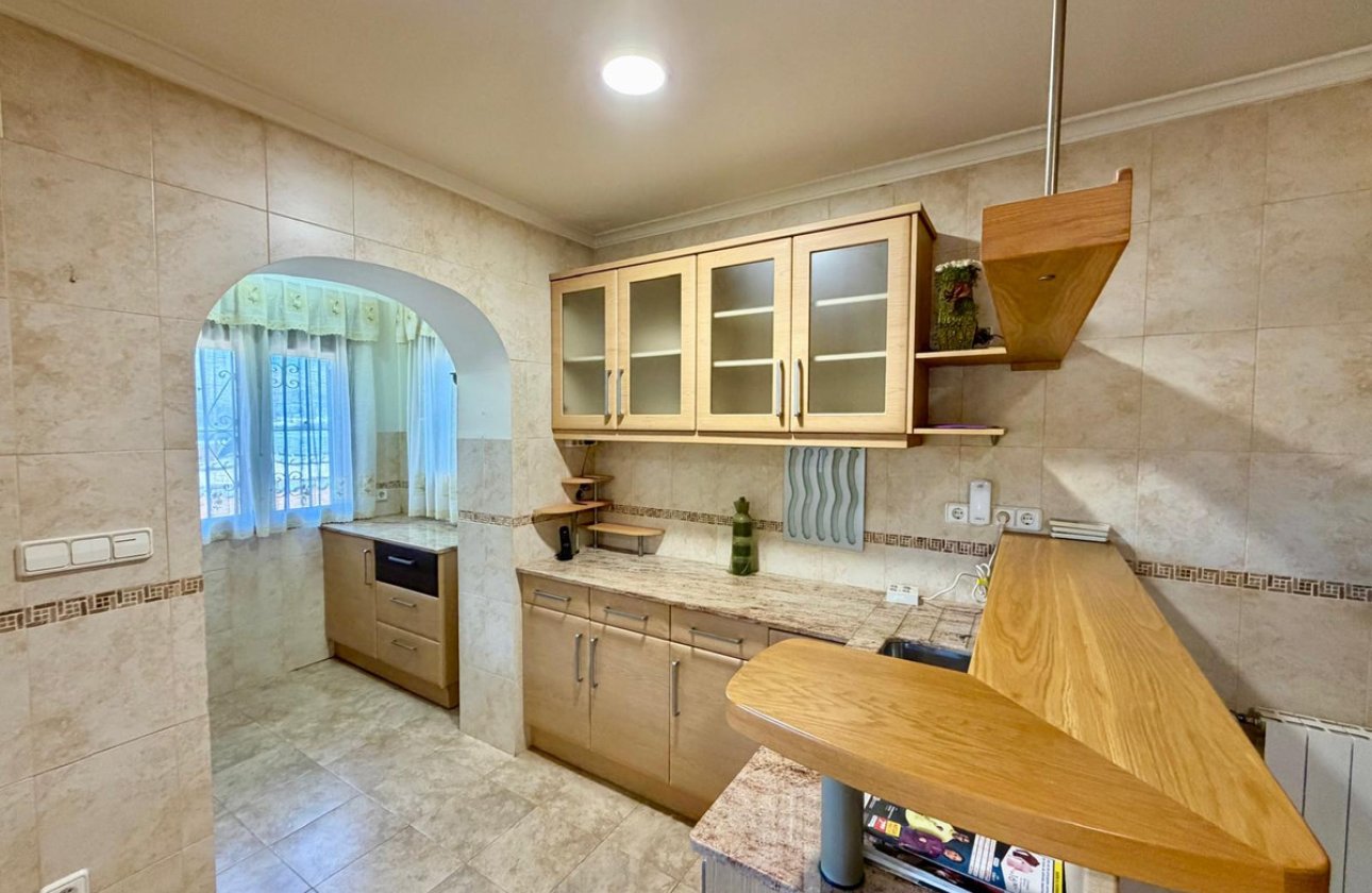 Használt ingatlanok - Villa -
Pedreguer - Pedreguer Centro