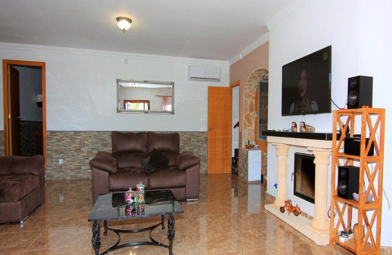 Használt ingatlanok - Villa -
Pedreguer - Pedreguer Centro