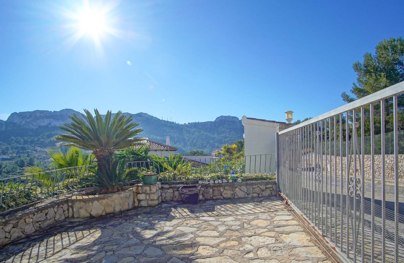 Használt ingatlanok - Villa -
Pego - Monte Pego