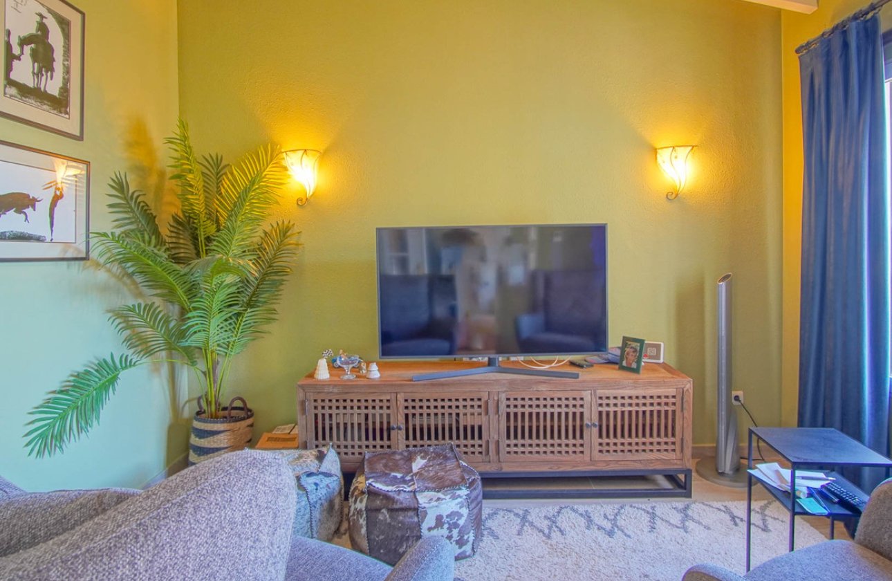 Használt ingatlanok - Villa -
Pego - Monte Pego