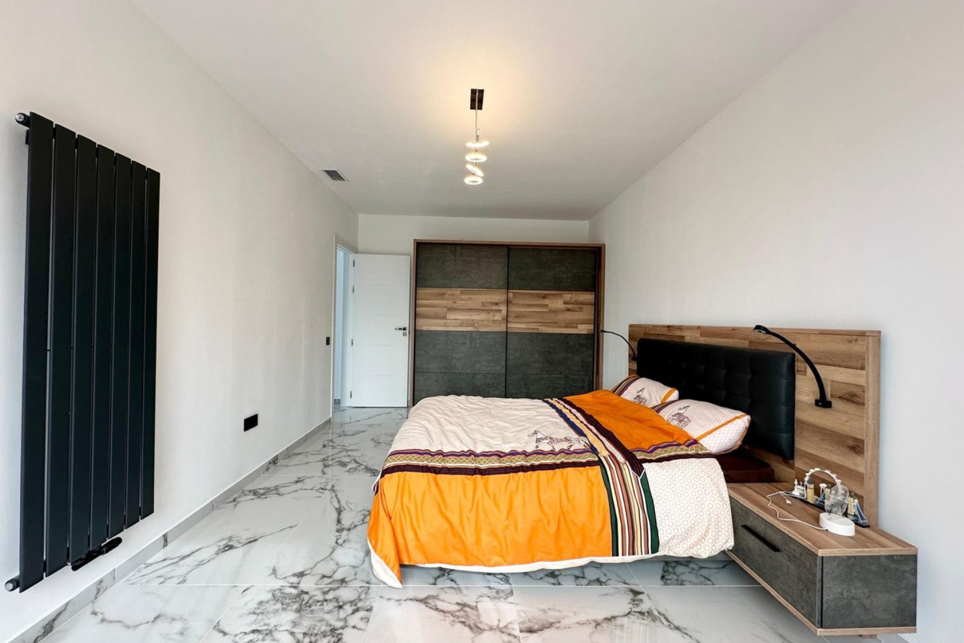 Használt ingatlanok - Villa -
Petrel - Petrer