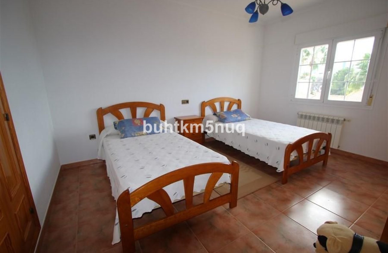 Használt ingatlanok - Villa -
Pinoso - Los Pinos