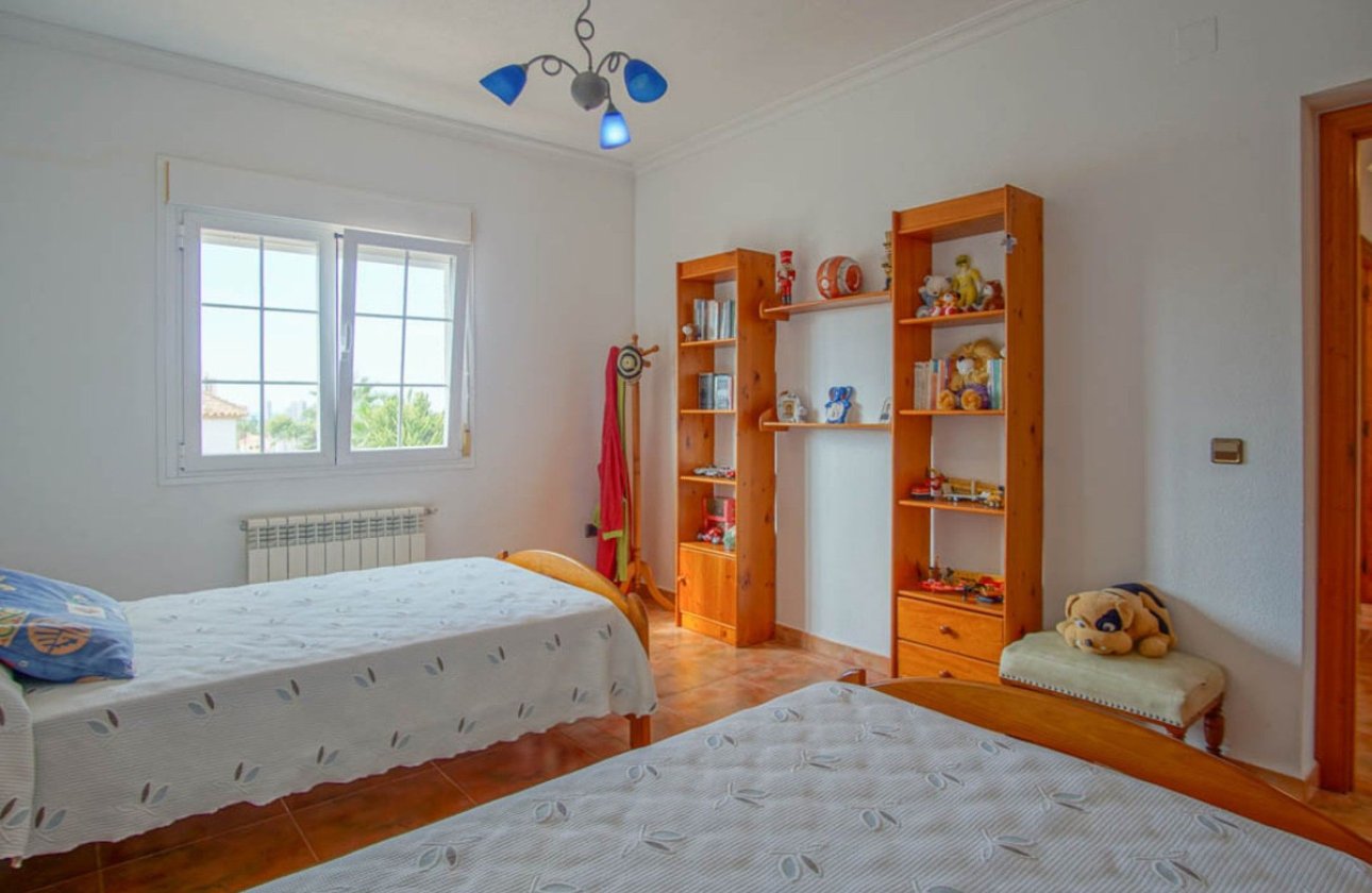 Használt ingatlanok - Villa -
Pinoso - Los Pinos