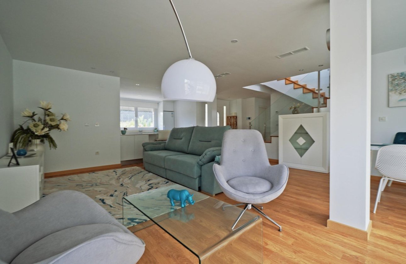 Használt ingatlanok - Villa -
Polop - Polop Centro