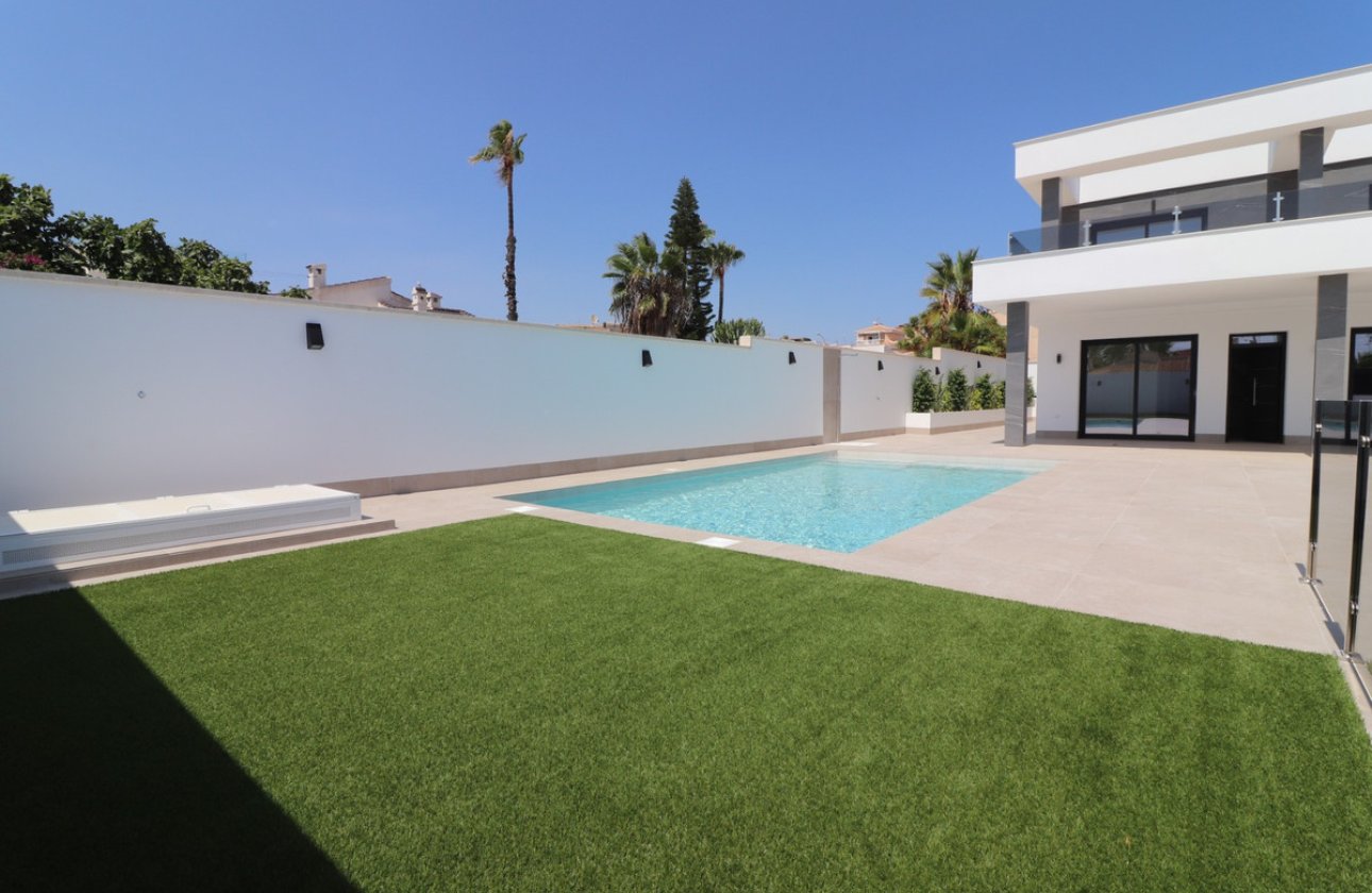 Használt ingatlanok - Villa -
Rojales - Ciudad Quesada