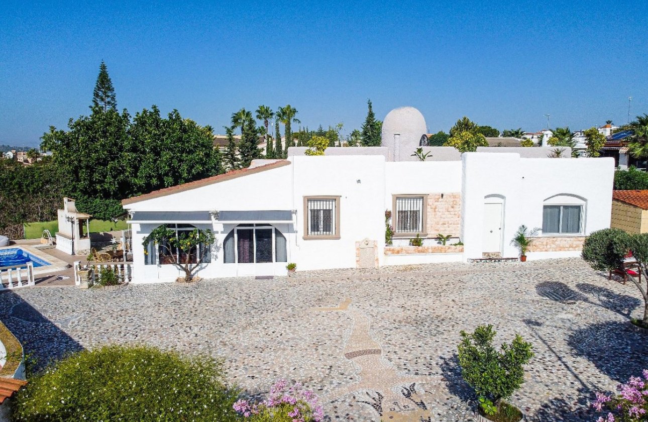 Használt ingatlanok - Villa -
Rojales - Ciudad Quesada