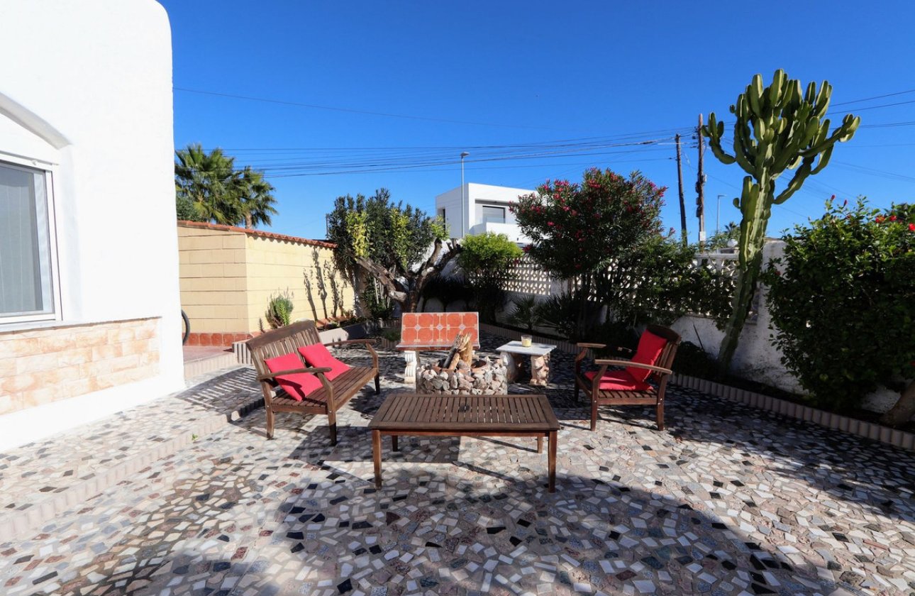 Használt ingatlanok - Villa -
Rojales - Ciudad Quesada