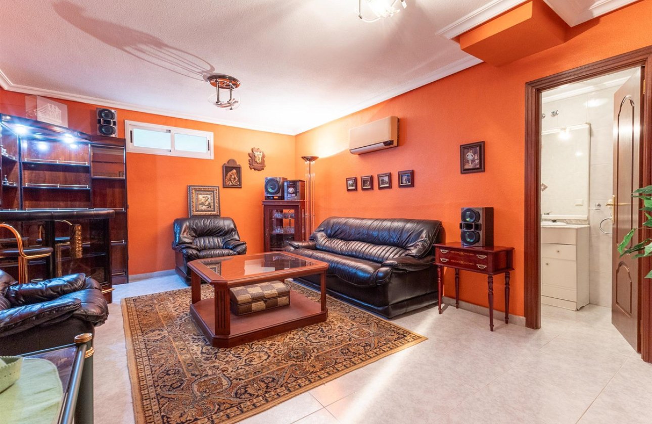 Használt ingatlanok - Villa -
Rojales - Ciudad Quesada