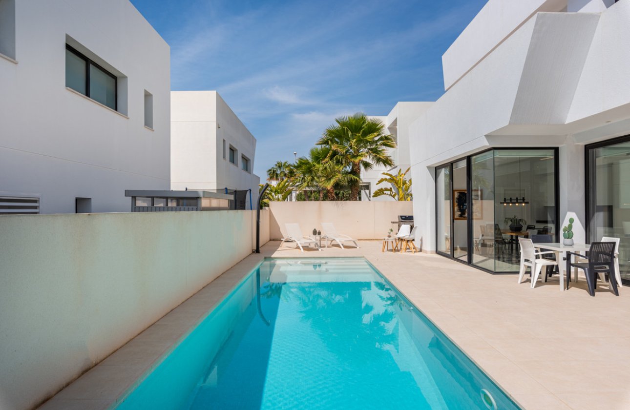 Használt ingatlanok - Villa -
Rojales - Ciudad Quesada