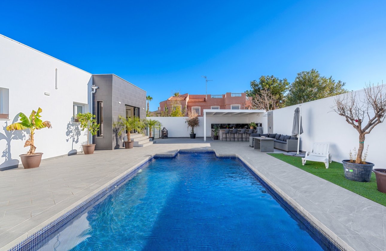 Használt ingatlanok - Villa -
Rojales - Ciudad Quesada