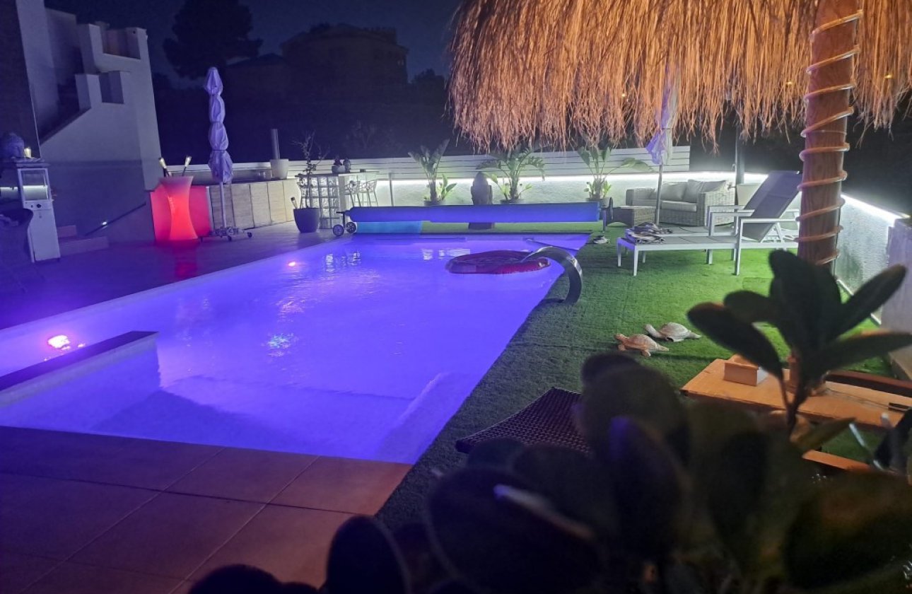 Használt ingatlanok - Villa -
Rojales - Ciudad Quesada