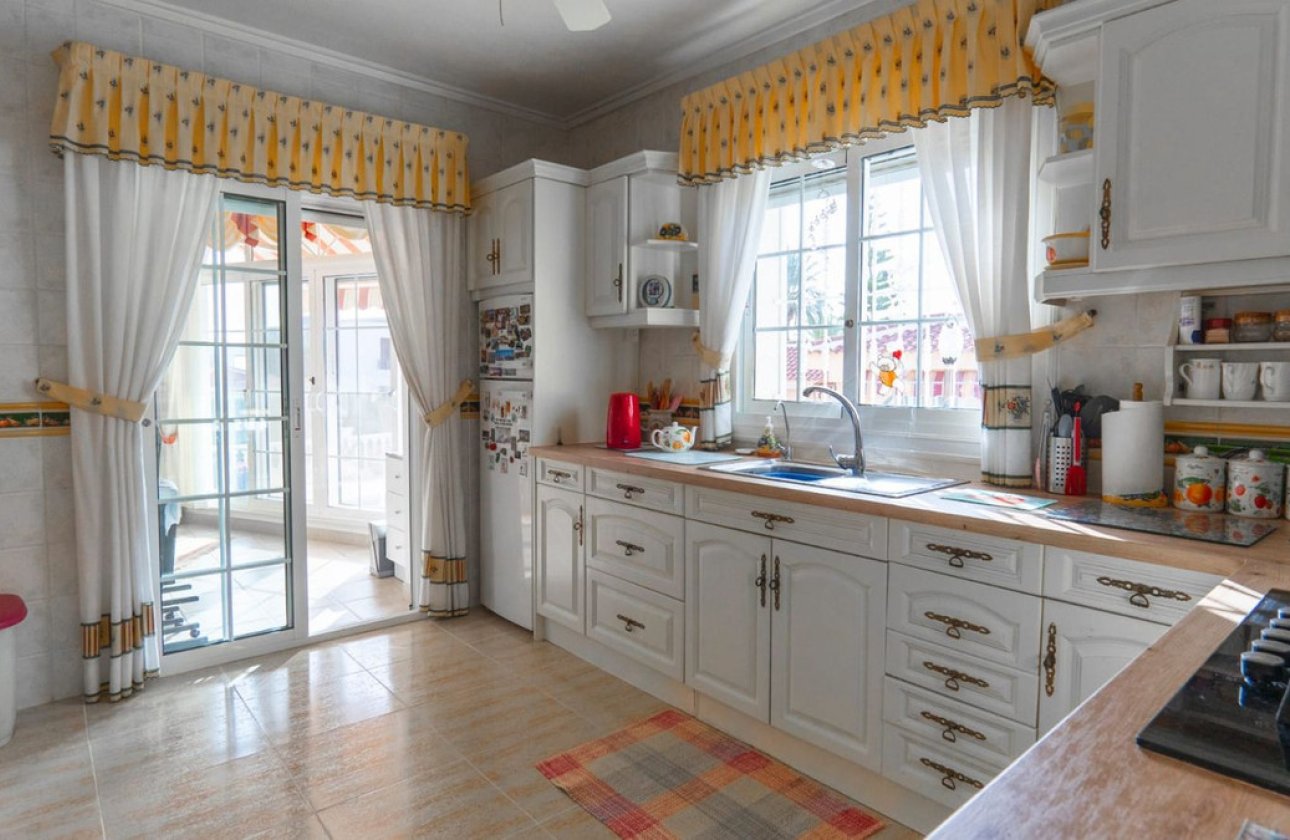 Használt ingatlanok - Villa -
Rojales - Ciudad Quesada