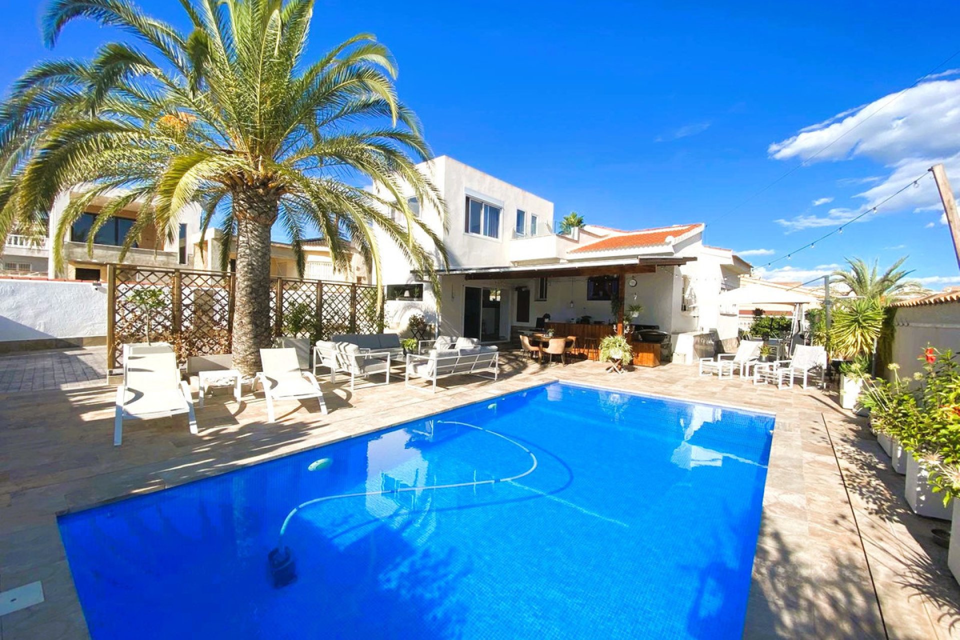 Használt ingatlanok - Villa -
Rojales - Ciudad Quesada