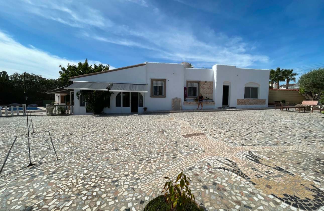 Használt ingatlanok - Villa -
Rojales - Ciudad Quesada