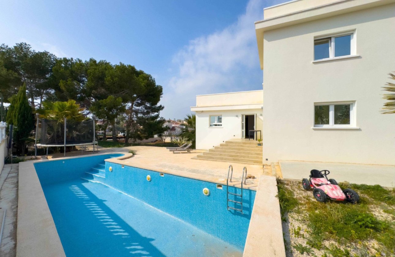 Használt ingatlanok - Villa -
Rojales - Dona Pepa