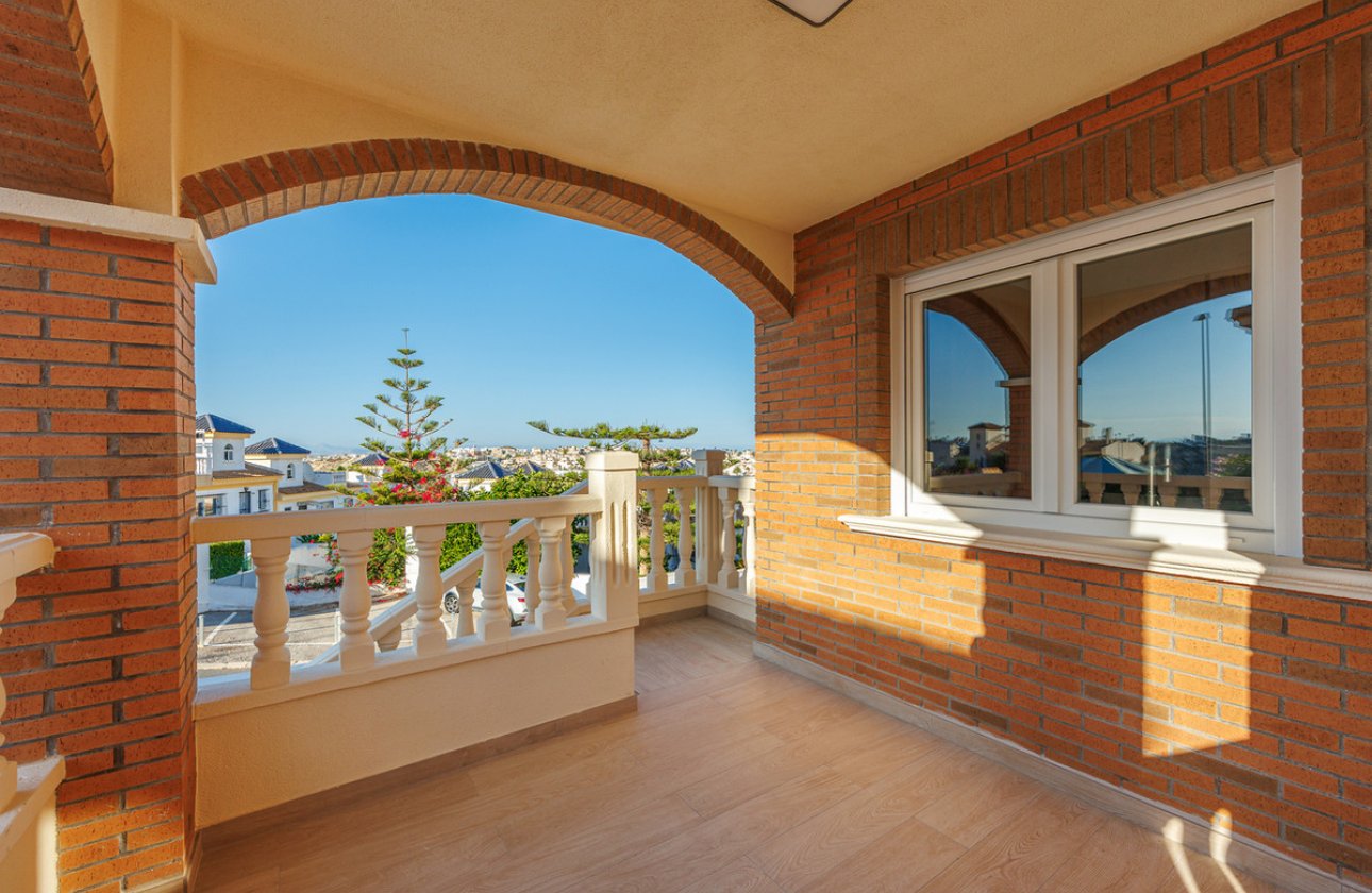 Használt ingatlanok - Villa -
Rojales - Rojales Centro