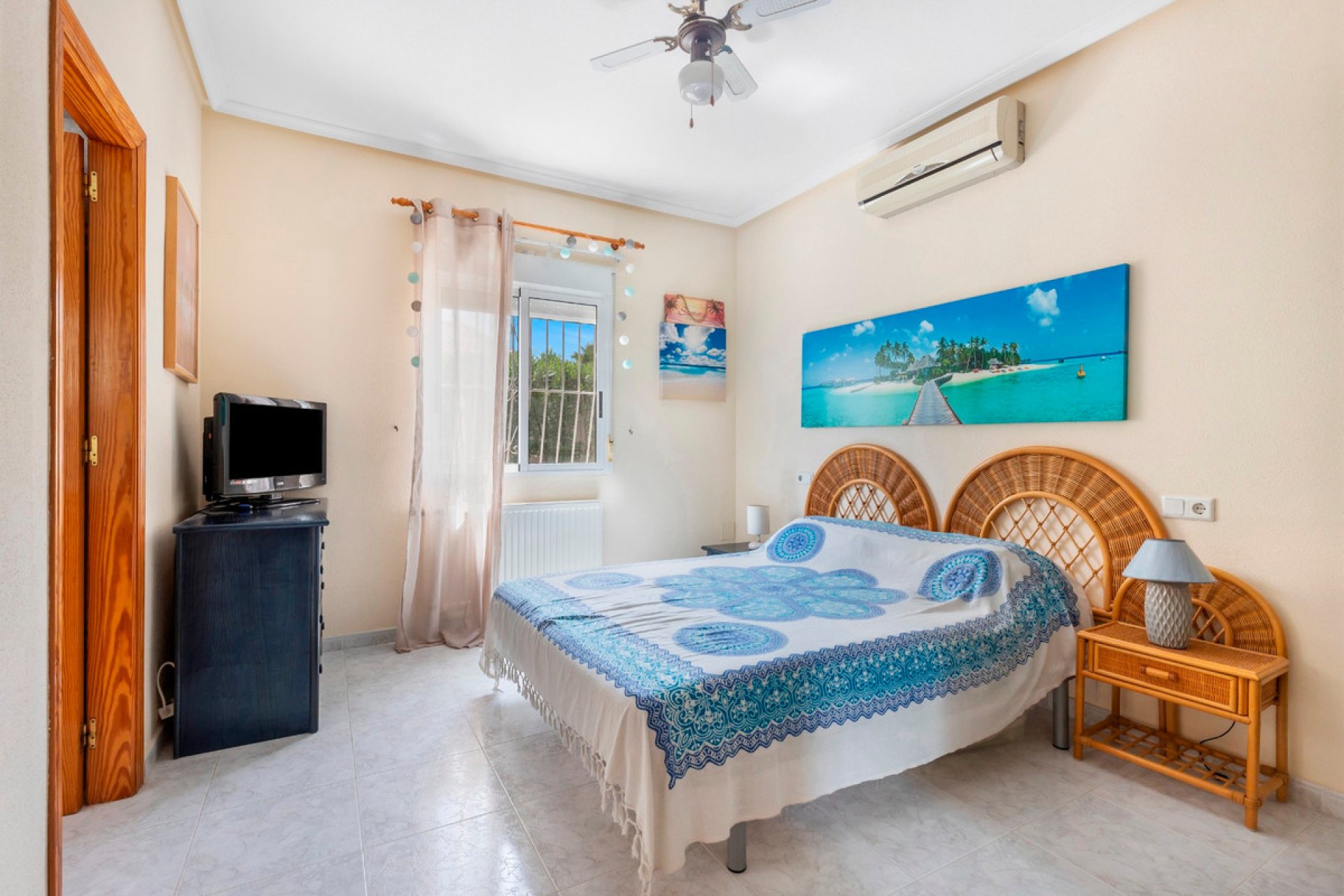 Használt ingatlanok - Villa -
San Fulgencio - La Marina