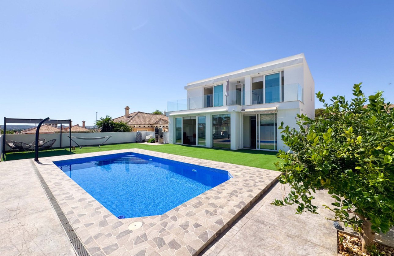 Használt ingatlanok - Villa -
San Fulgencio - San Fulgencio Centro