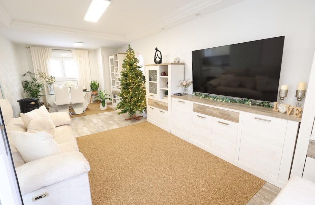 Használt ingatlanok - Villa -
San Miguel de Salinas - Las filipinas