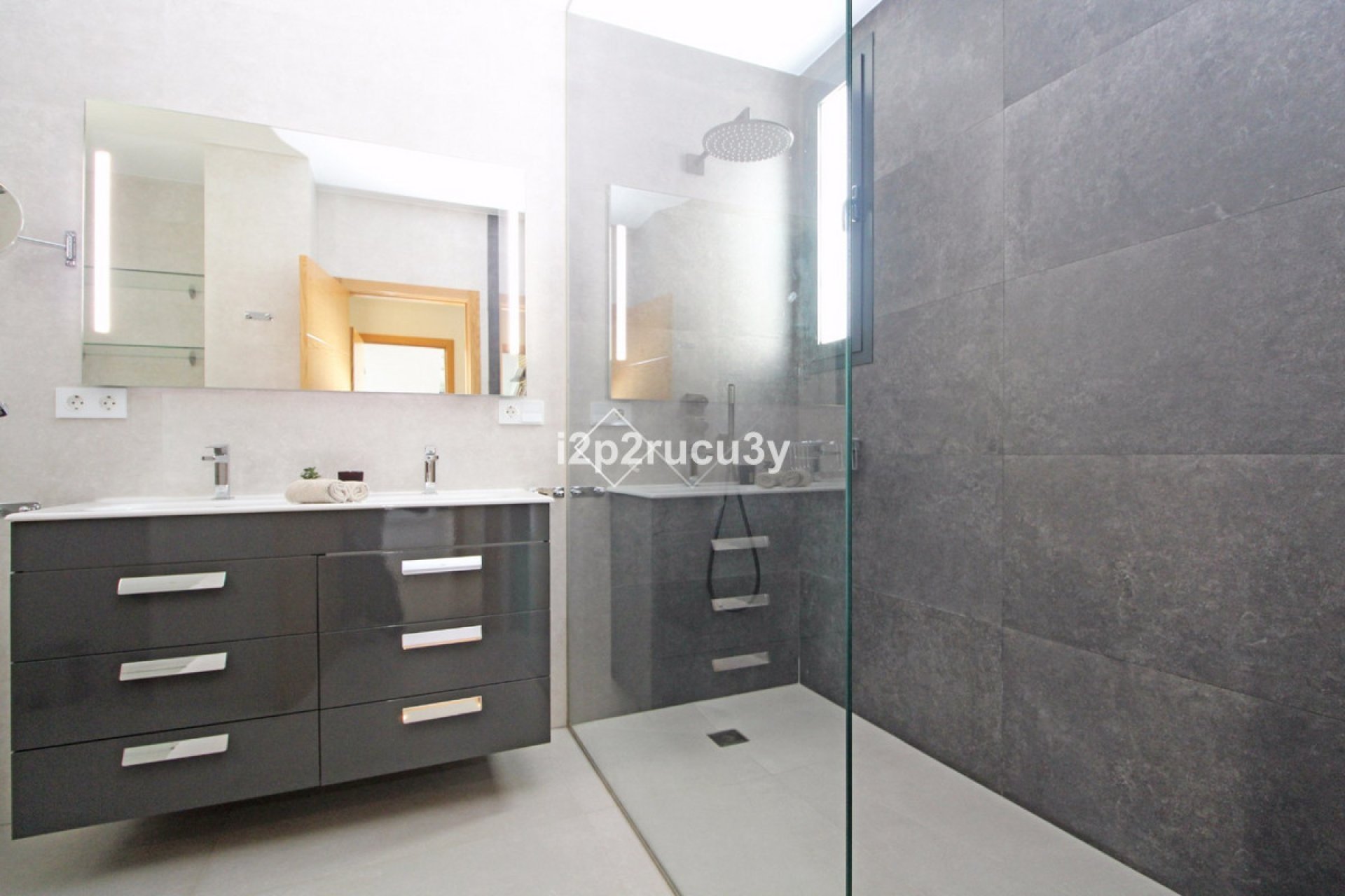 Használt ingatlanok - Villa -
Teulada - Moraira