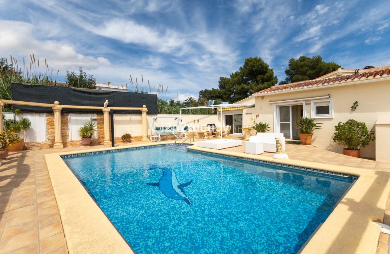 Használt ingatlanok - Villa -
Teulada - Moraira