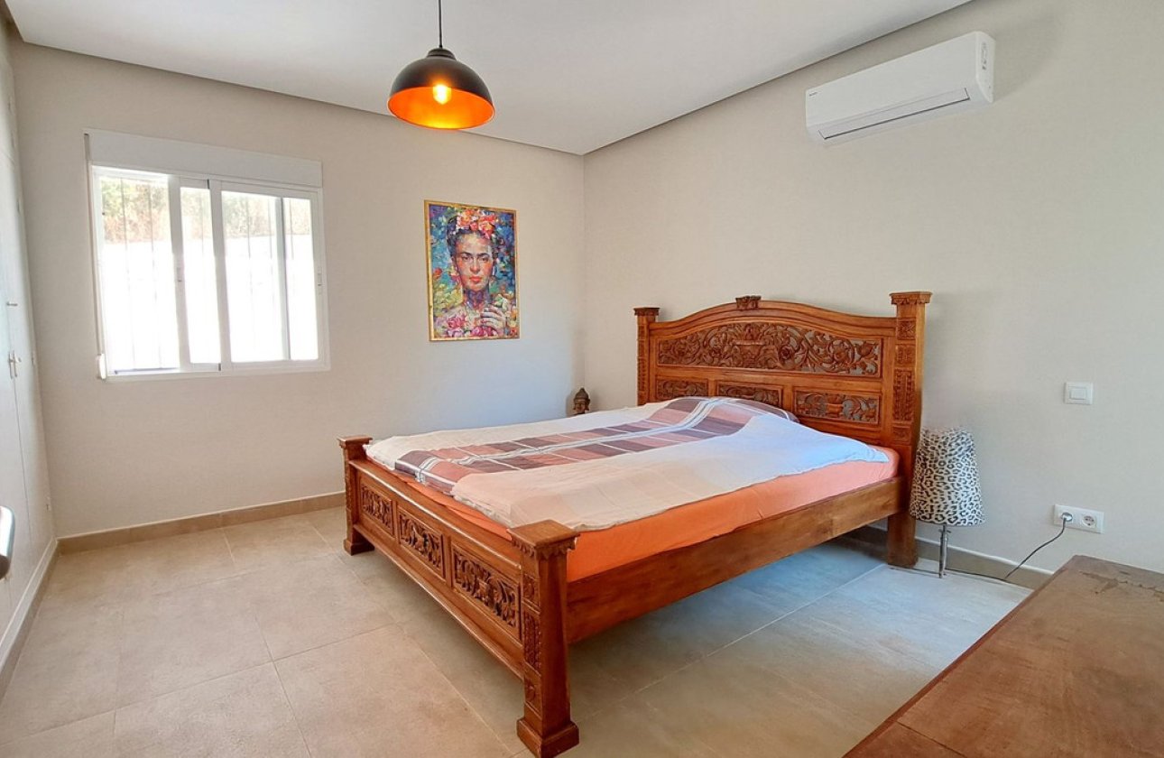 Használt ingatlanok - Villa -
Teulada - Teulada Centro