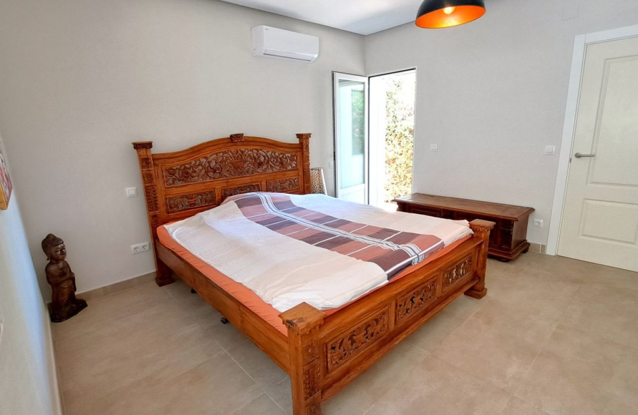 Használt ingatlanok - Villa -
Teulada - Teulada Centro