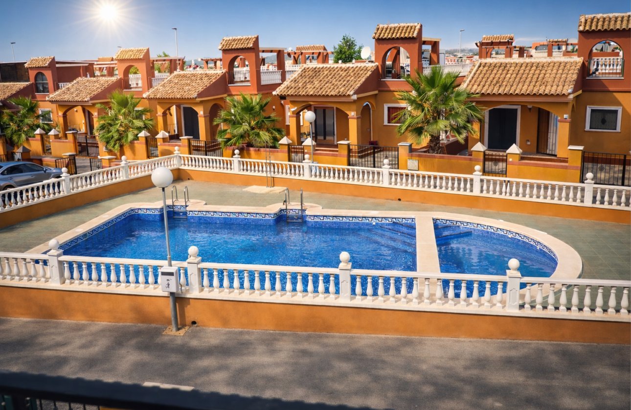 Használt ingatlanok - Villa -
Torrevieja - Aguas Nuevas