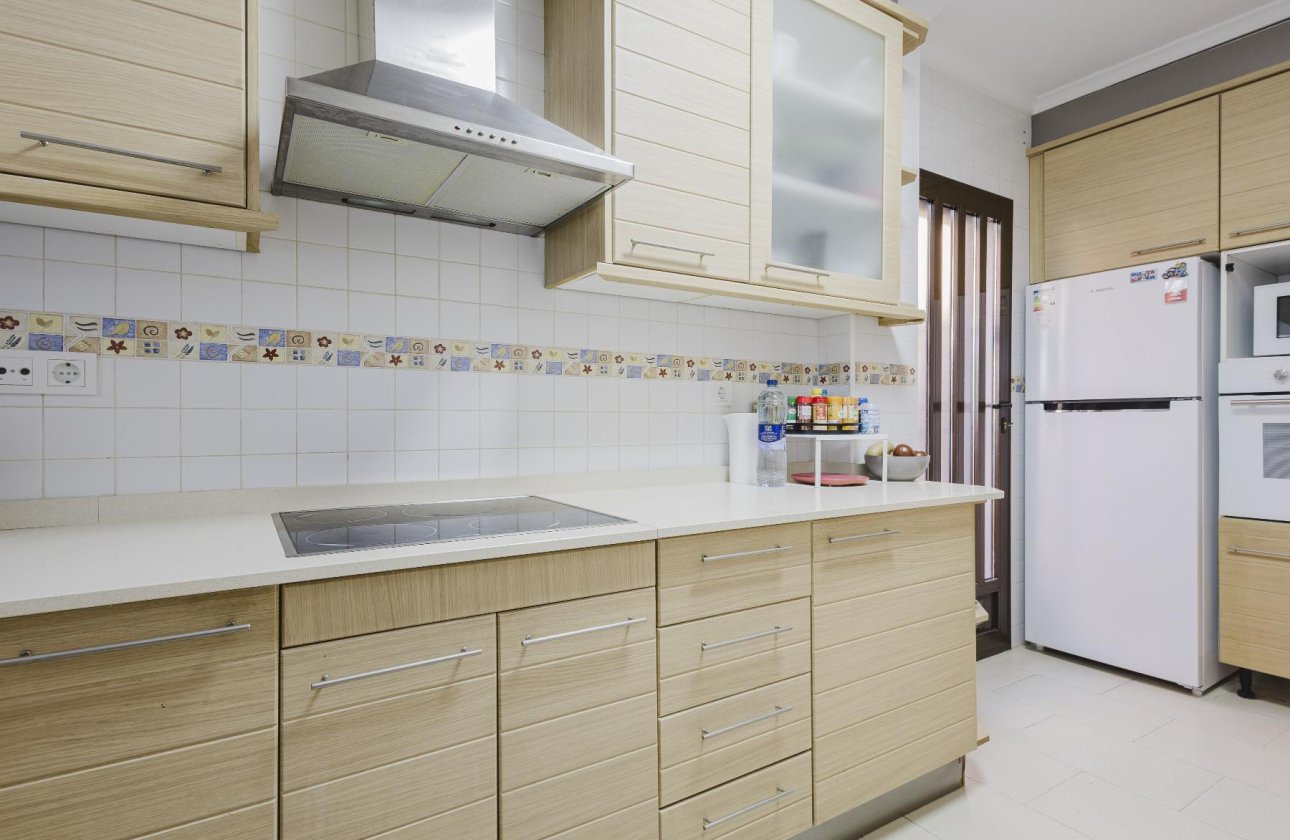 Használt ingatlanok - Villa -
Torrevieja - Aguas Nuevas