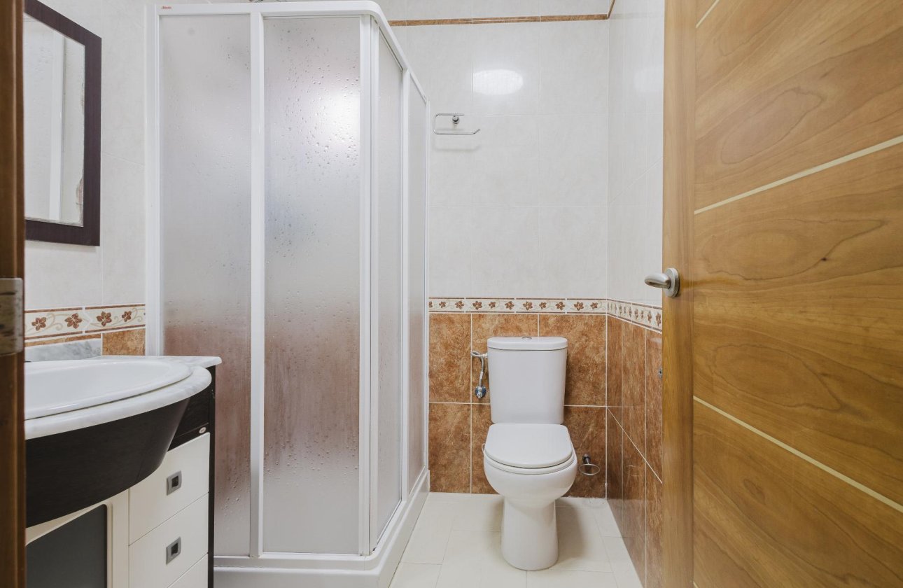 Használt ingatlanok - Villa -
Torrevieja - Aguas Nuevas